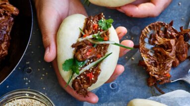 Unbelievable VEGAN STEAMED BUNS, with sticky braised 'pork'