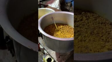 I took a guided food tour of Bohri Mohalla in Bombay last night (READ THE VIDEO DESCRIPTION)