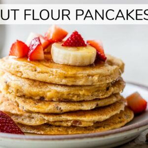 COCONUT FLOUR PANCAKES | fluffy, low-carb recipe