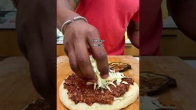 Veggie BBQ Pizza #cooking #foodie #veggies #veggiepizza #eggplant #zucchini #calabacín #grill