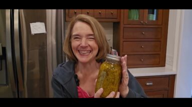 Mason jar iced tea! With audio this time and a "crunchy" ending!