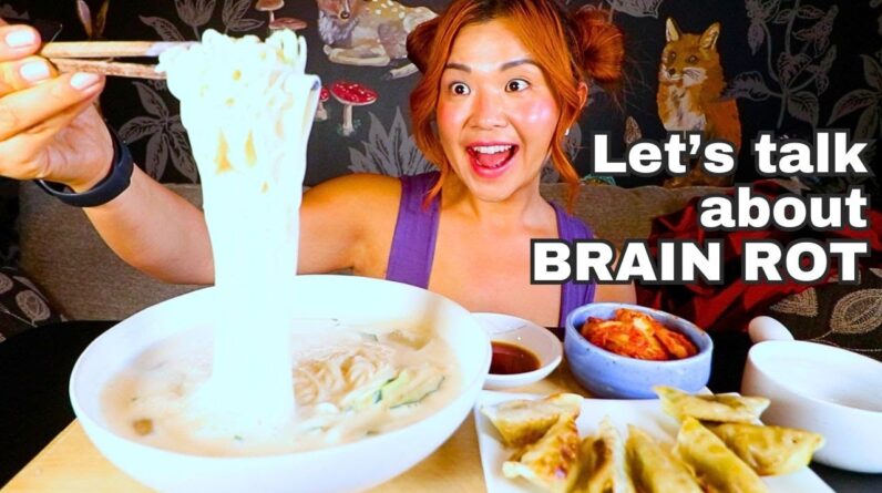 Korean SOYBEAN NOODLE SOUP & DUMPLINGS MUKBANG 콩국수 먹방 | Munching Mondays Ep.142