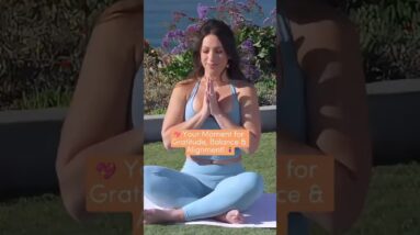 💖 Your Moment for Gratitude, Balance & Alignment with Gentle Stretching Exercises! 🧘‍♀️