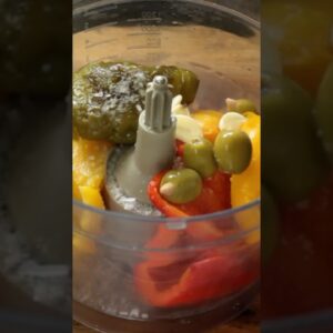 A three Bell pepper 🫑 dip that’s absolutely delicious 🤤
