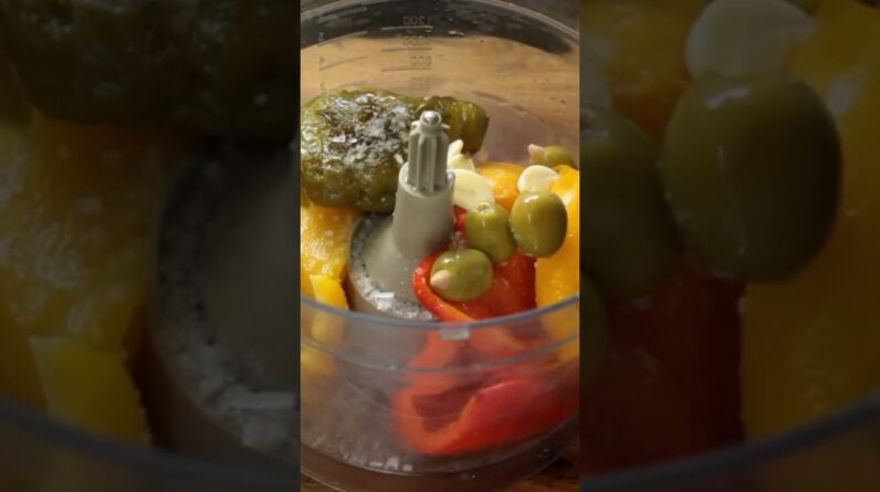 A three Bell pepper 🫑 dip that’s absolutely delicious 🤤