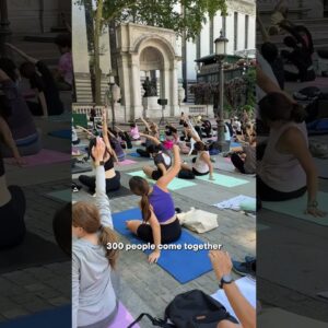 Taking an Outdoor Yoga Class With 300 People in NYC