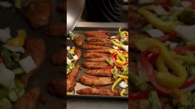Quick Meal Prep Ideas - 15 Minute Sheet Pan Recipe for Busy Week #mealprep #quickrecipe #chicken