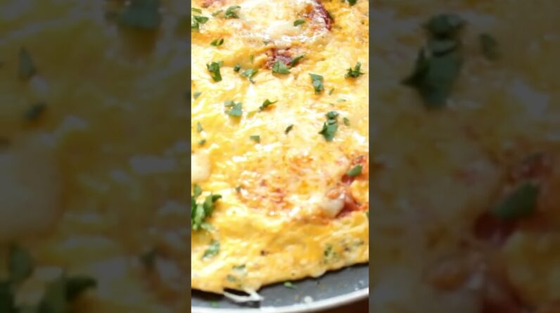 How to make an omelet pizza 🍕 #shorts