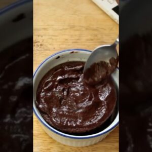 Keto chocolate 🍫 microwave mug cake in 90seconds #shorts