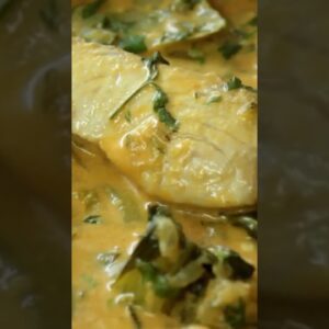 Yellow Thai 🇹🇭 curry 🍛 with fish 🐟 #shorts