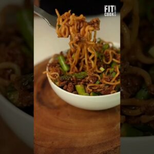 Spicy Korean Beef Bowl Recipe - Easy Gochujang Beef Noodle Bowl #ramennoodles #ramenbowl