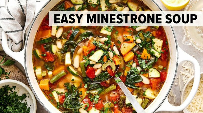 MINESTRONE SOUP | The best vegetarian soup for fall soup season + meal prep!