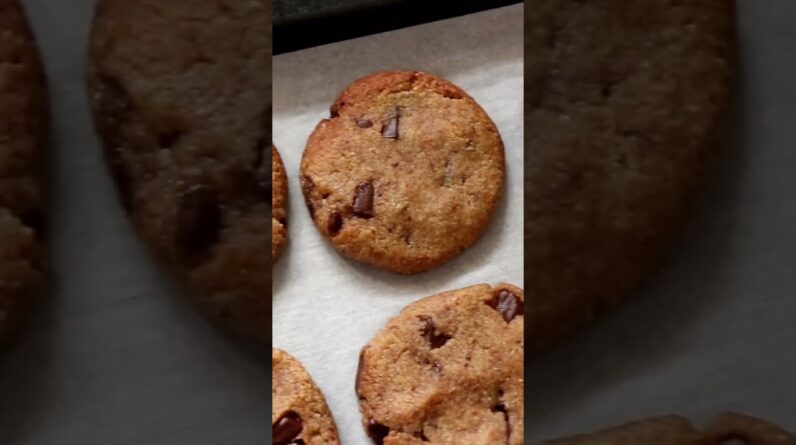 Drop that cookie emoji in the comments if you love chocolate chip cookies