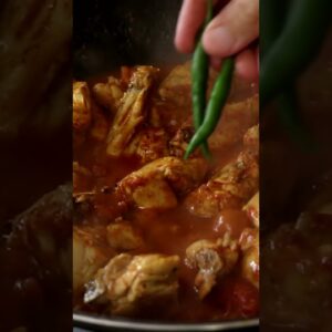You MUST TRY this Pakistani Chicken Karahi